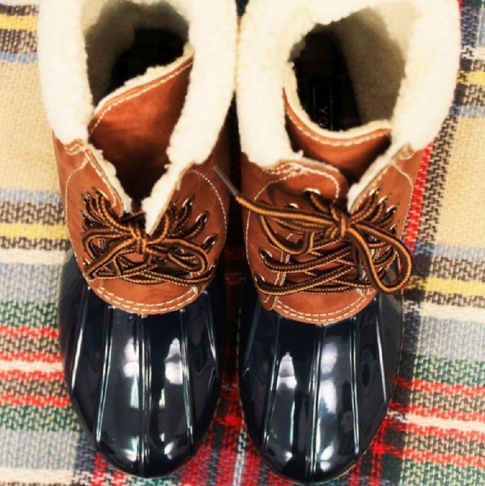 Fleece Duck Boots - Picture 3 of 3